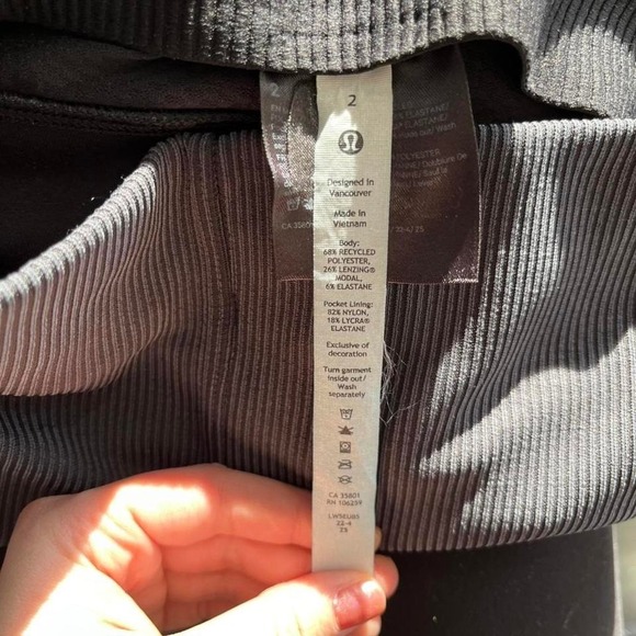 Lululemon Softstreme Ribbed High-Rise Pant Size 2 Black Split Hem Flare - Picture 4 of 6